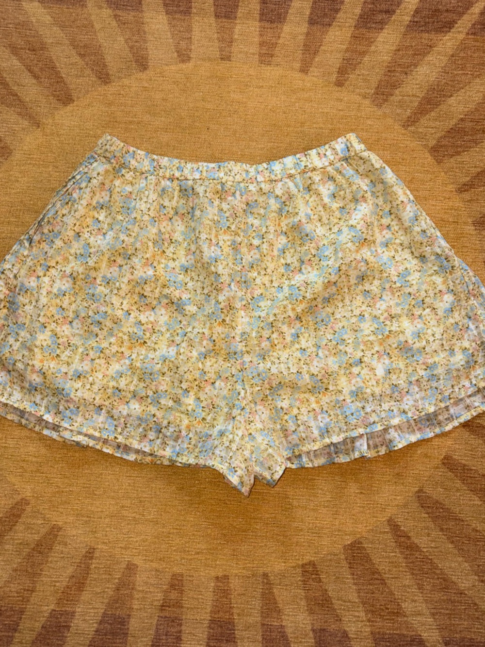 American Eagle Outfitters Floral Elastic Waist Shorts in Blue & Cream - Picture 3 of 5